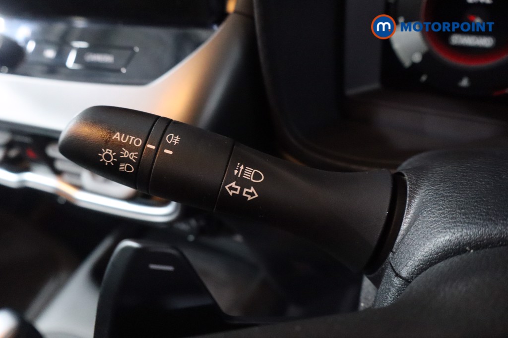 Nissan Juke N-Connecta Automatic Petrol SUV - Stock Number (1610352) - 14th supplementary image