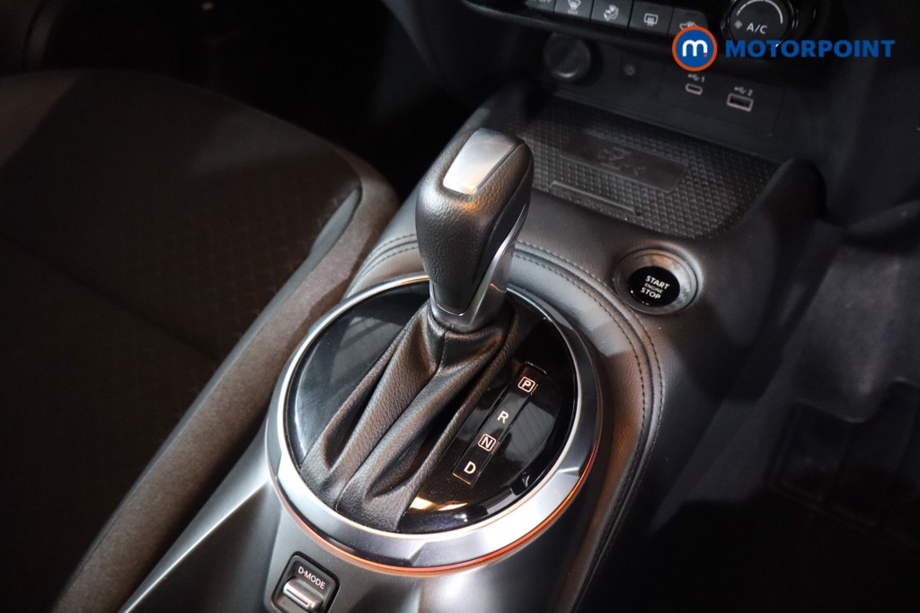 Nissan Juke N-Connecta Automatic Petrol SUV - Stock Number (1610352) - 18th supplementary image