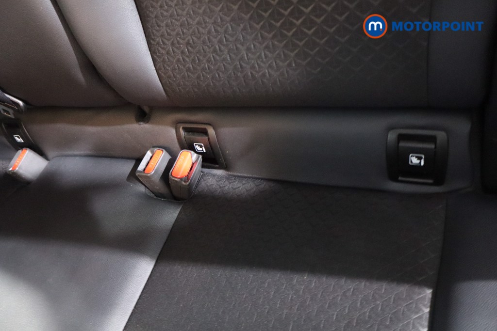 Nissan Juke N-Connecta Automatic Petrol SUV - Stock Number (1610352) - 23rd supplementary image