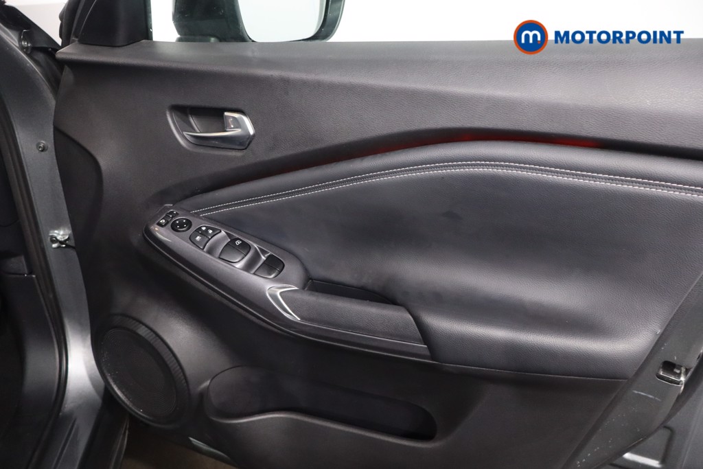 Nissan Juke Tekna Automatic Petrol SUV - Stock Number (1610492) - 23rd supplementary image