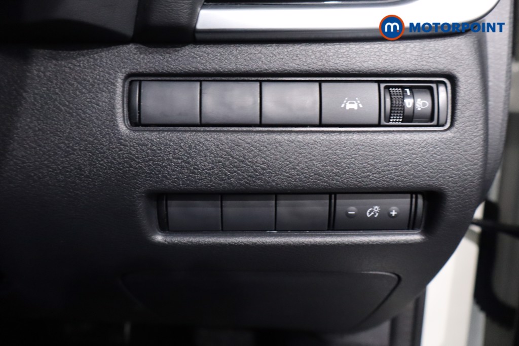 Nissan Qashqai N-Connecta Automatic Petrol-Electric Hybrid SUV - Stock Number (1612064) - 17th supplementary image