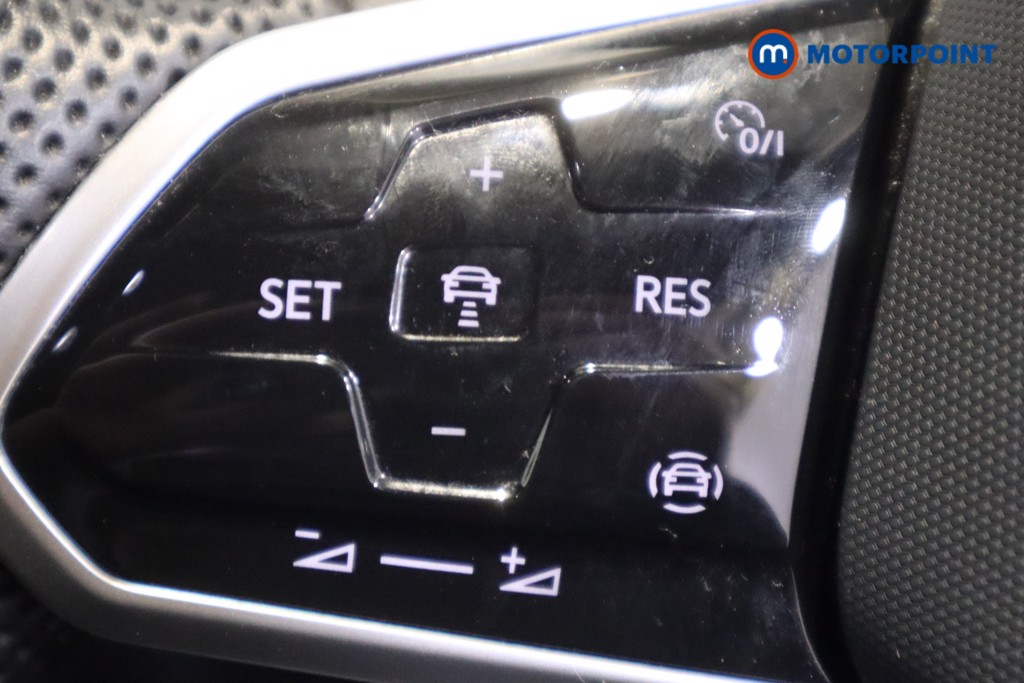 Volkswagen T-Roc R-Line Automatic Diesel SUV - Stock Number (1590939) - 18th supplementary image