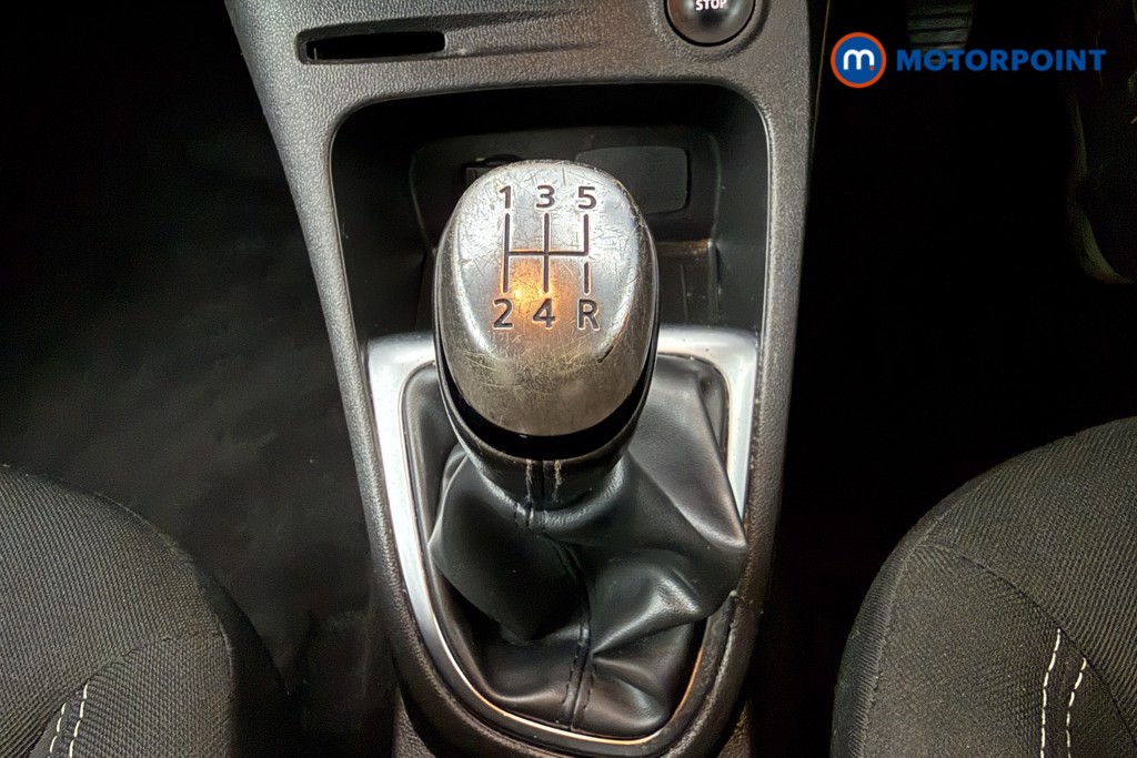 Renault Captur Iconic Manual Petrol SUV - Stock Number (1595302) - 6th supplementary image