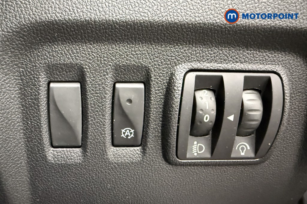 Renault Captur Iconic Manual Petrol SUV - Stock Number (1595302) - 16th supplementary image