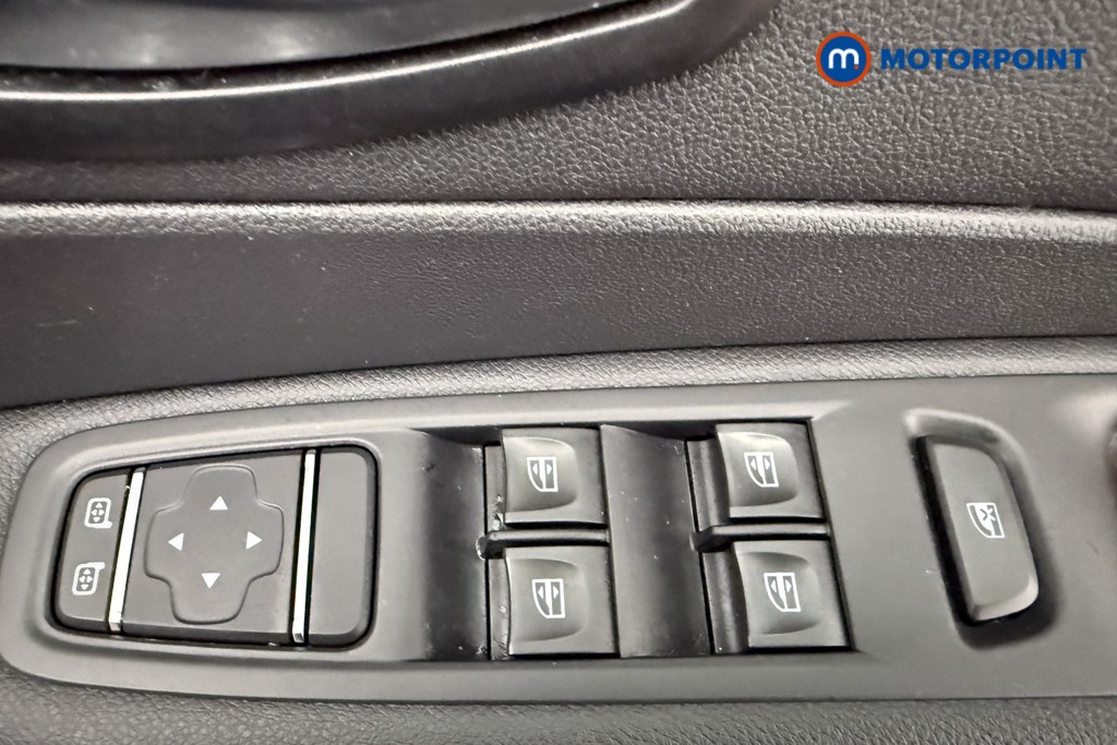 Renault Captur Iconic Manual Petrol SUV - Stock Number (1595302) - 18th supplementary image