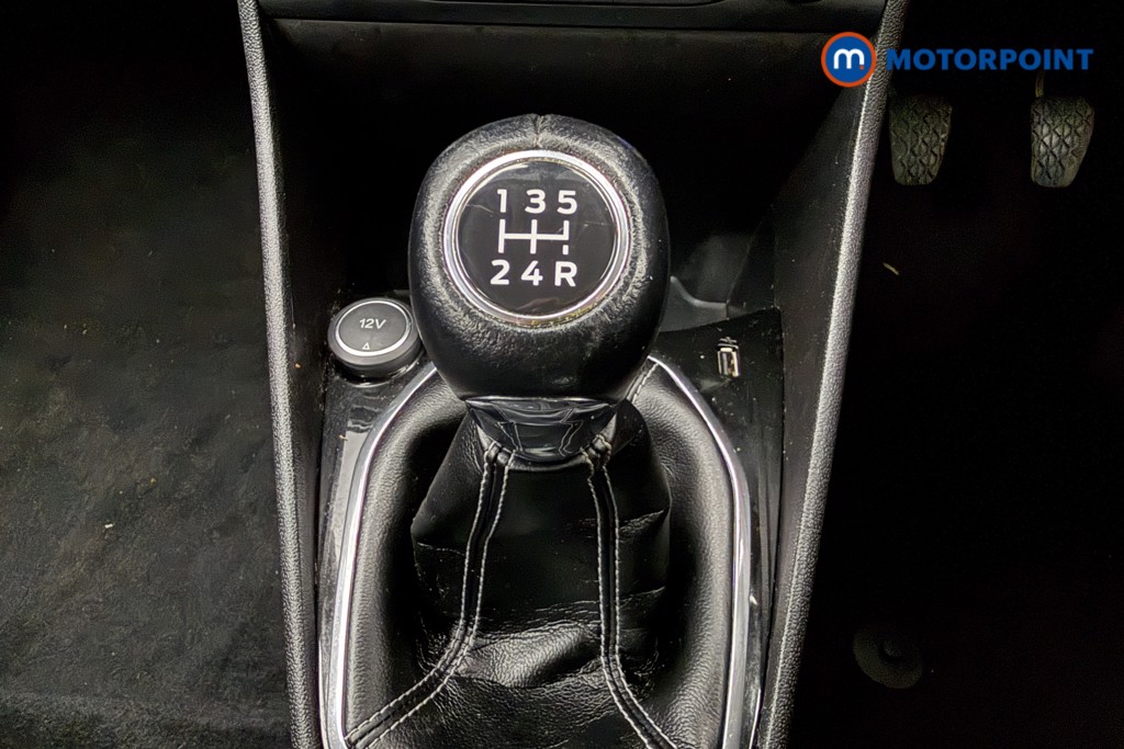 Ford Fiesta Zetec Manual Petrol Hatchback - Stock Number (1595655) - 6th supplementary image