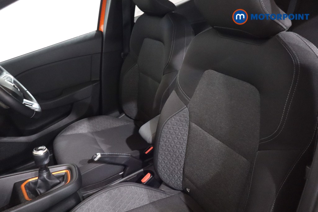 Renault Clio Iconic Manual Petrol Hatchback - Stock Number (1597950) - 4th supplementary image