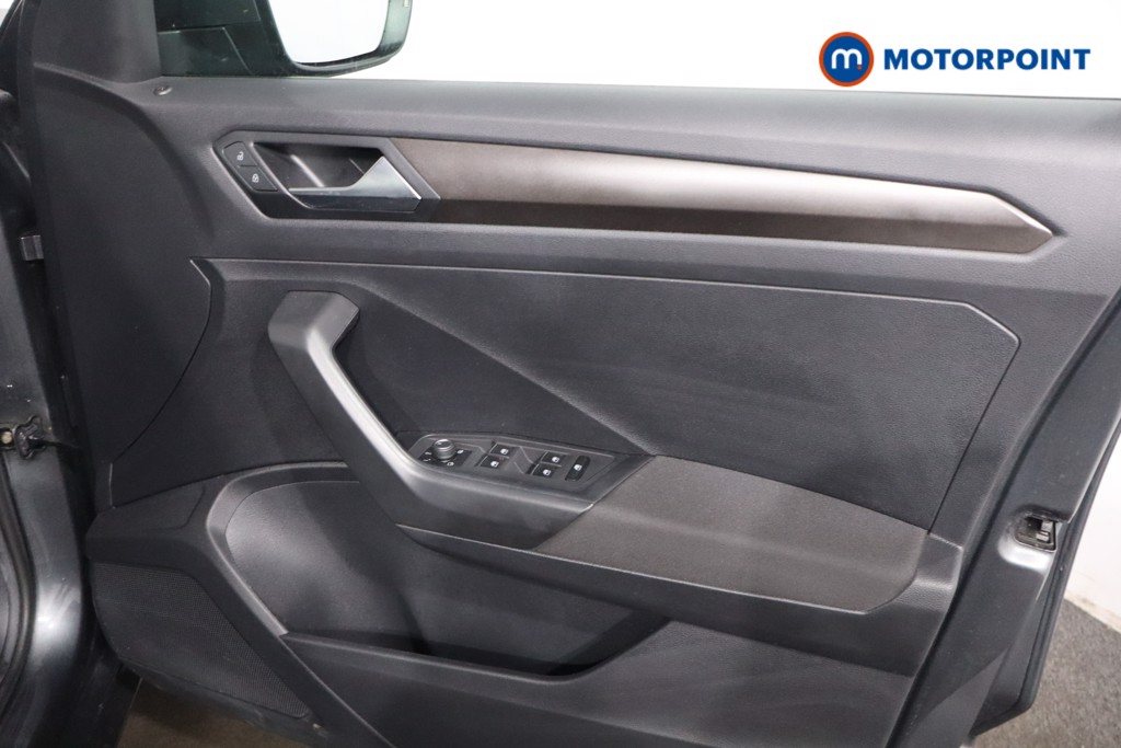Volkswagen T-Roc SE Manual Petrol SUV - Stock Number (1603316) - 21st supplementary image