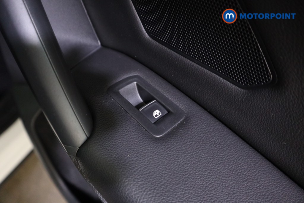 Volkswagen Tiguan R-Line Tech Automatic Petrol SUV - Stock Number (1607660) - 19th supplementary image