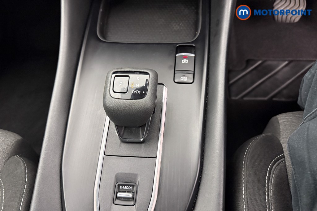 Nissan Qashqai N-Connecta Automatic Petrol SUV - Stock Number (1607765) - 11th supplementary image