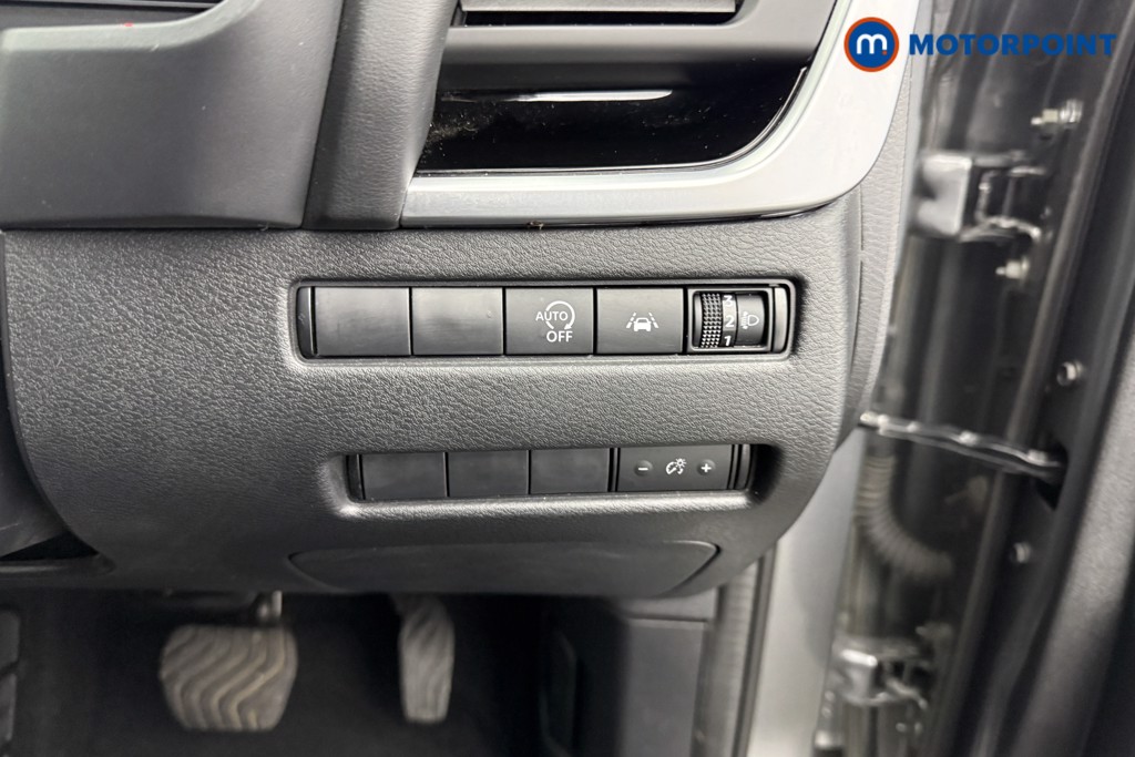 Nissan Qashqai N-Connecta Automatic Petrol SUV - Stock Number (1607765) - 14th supplementary image