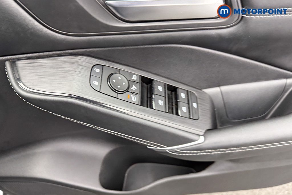 Nissan Qashqai N-Connecta Automatic Petrol SUV - Stock Number (1607765) - 15th supplementary image