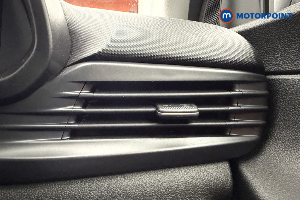 Hyundai I20 Se Connect Manual Petrol Hatchback - Stock Number (1608171) - 9th supplementary image