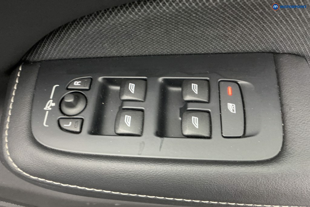 Volvo V60 R Design Automatic Petrol Estate - Stock Number (1608196) - 30th supplementary image