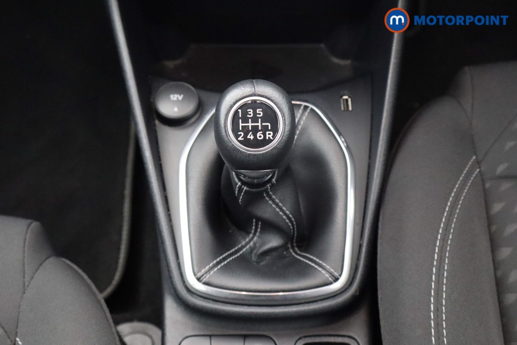 Ford Fiesta Titanium Manual Petrol Hatchback - Stock Number (1608549) - 4th supplementary image