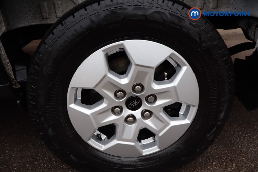 Ford Transit Limited Automatic Diesel Medium Roof Van - Stock Number (1608659) - 9th supplementary image