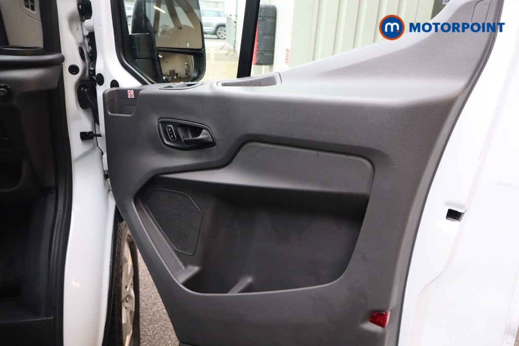 Ford Transit Limited Automatic Diesel Medium Roof Van - Stock Number (1608659) - 20th supplementary image