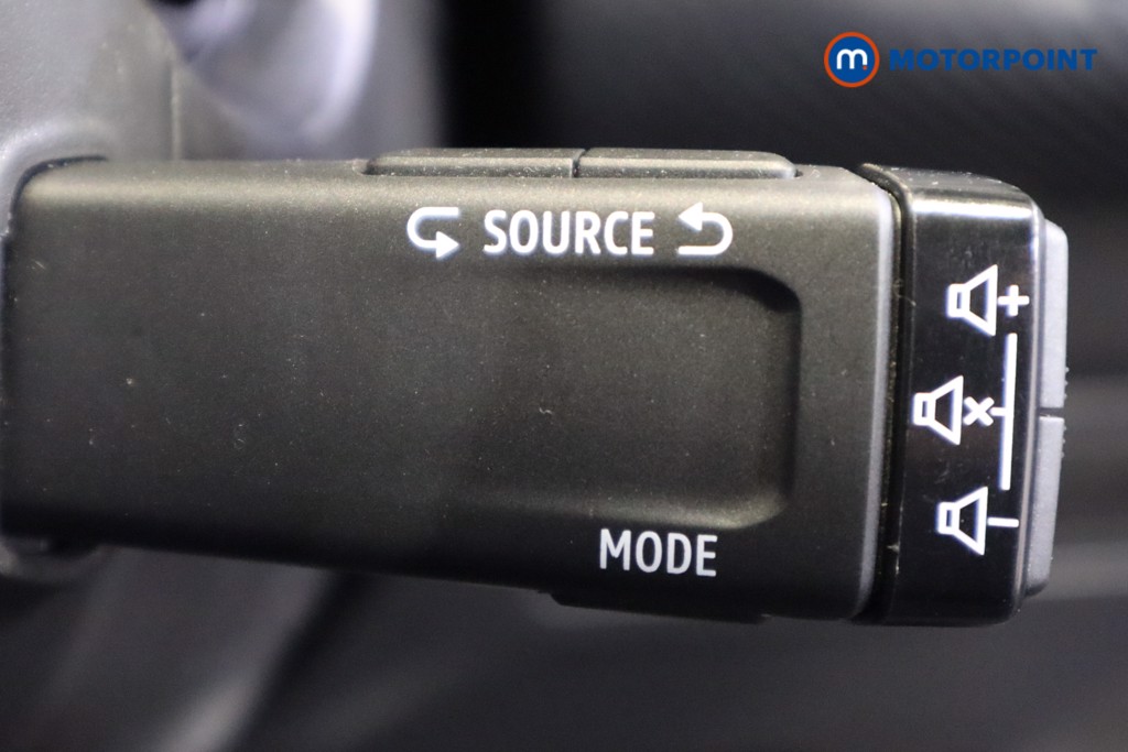 Renault Captur Engineered Automatic Petrol-Electric Hybrid SUV - Stock Number (1608858) - 19th supplementary image