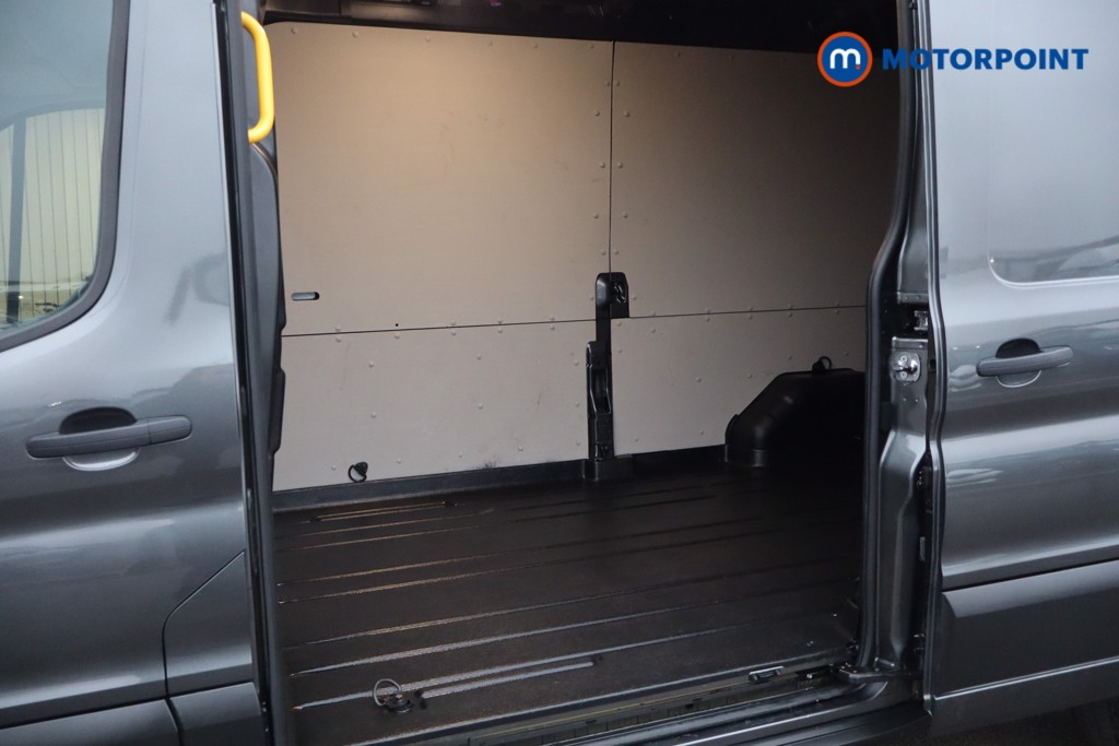 Ford Transit Limited Automatic Diesel Medium Roof Van - Stock Number (1609381) - 4th supplementary image