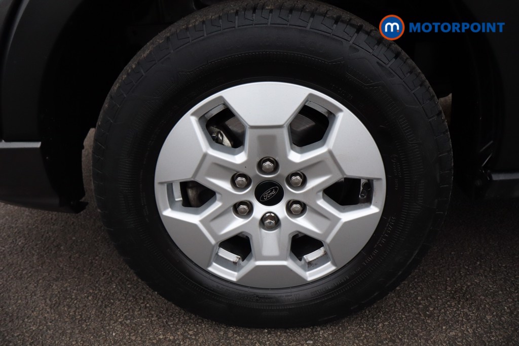 Ford Transit Limited Automatic Diesel Medium Roof Van - Stock Number (1609381) - 9th supplementary image