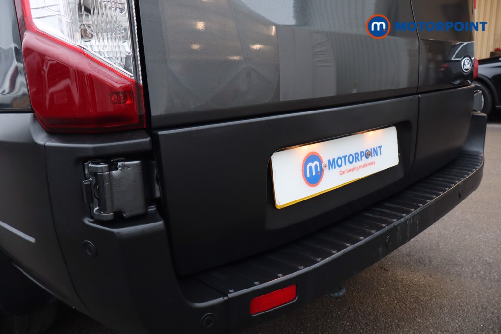 Ford Transit Limited Automatic Diesel Medium Roof Van - Stock Number (1609381) - 30th supplementary image