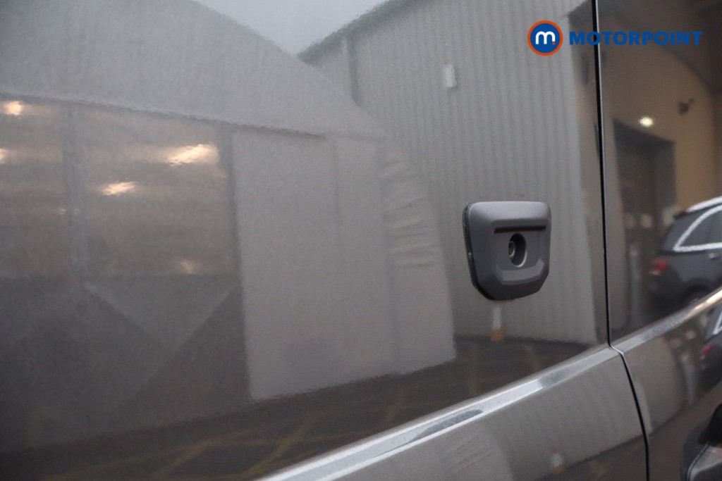 Ford Transit Limited Automatic Diesel Medium Roof Van - Stock Number (1609381) - 32nd supplementary image