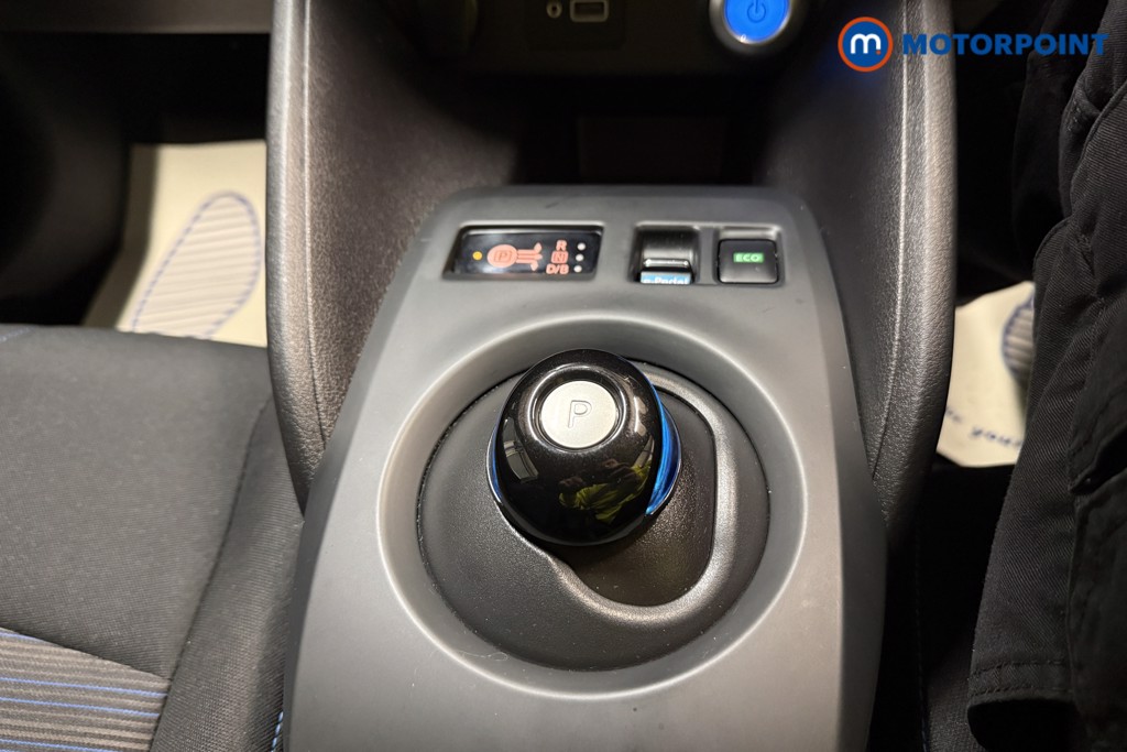 Nissan Leaf Acenta Automatic Electric Hatchback - Stock Number (1609402) - 7th supplementary image