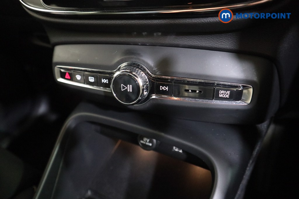 Volvo Xc40 R Design Pro Automatic Petrol SUV - Stock Number (1609587) - 9th supplementary image