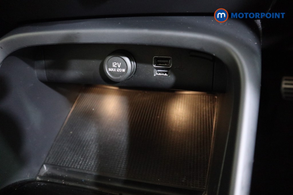 Volvo Xc40 R Design Pro Automatic Petrol SUV - Stock Number (1609587) - 10th supplementary image