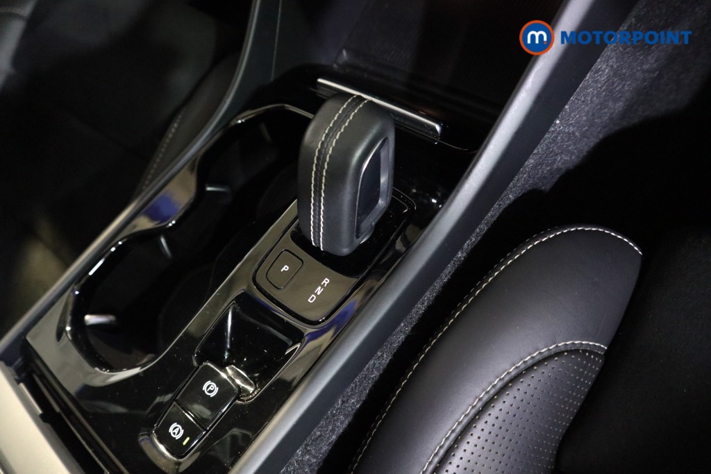Volvo Xc40 R Design Pro Automatic Petrol SUV - Stock Number (1609587) - 12th supplementary image