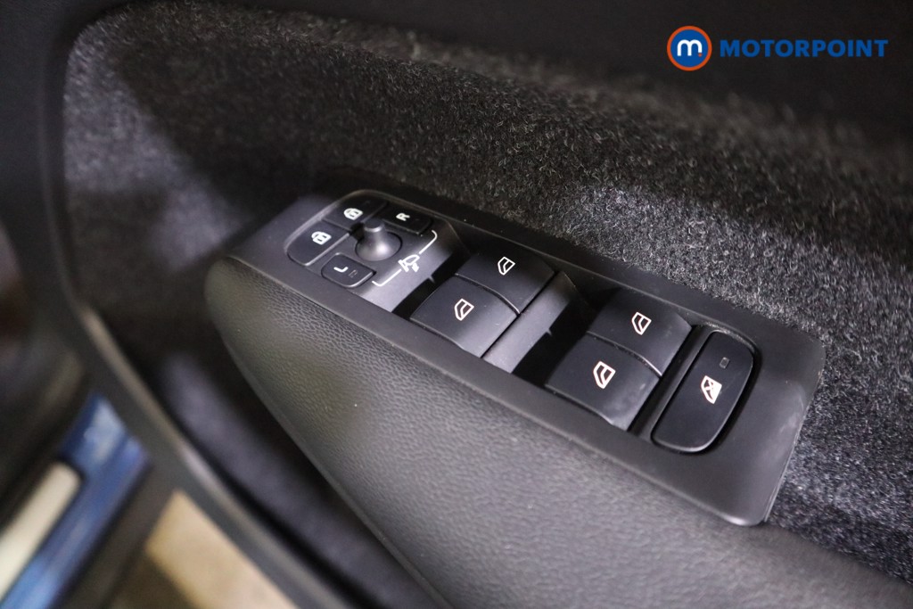 Volvo Xc40 R Design Pro Automatic Petrol SUV - Stock Number (1609587) - 13th supplementary image