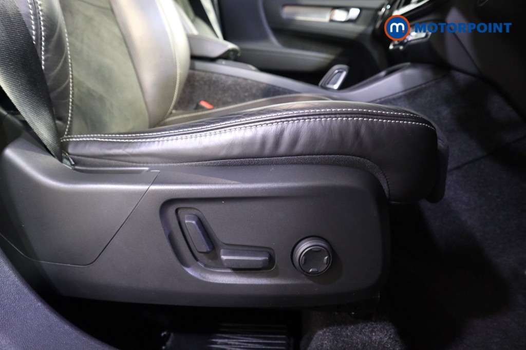 Volvo Xc40 R Design Pro Automatic Petrol SUV - Stock Number (1609587) - 15th supplementary image