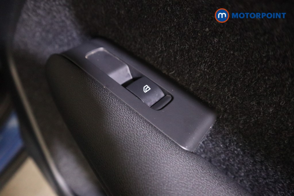 Volvo Xc40 R Design Pro Automatic Petrol SUV - Stock Number (1609587) - 19th supplementary image