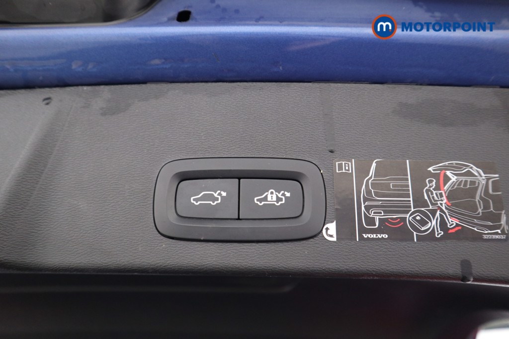 Volvo Xc40 R Design Pro Automatic Petrol SUV - Stock Number (1609587) - 21st supplementary image