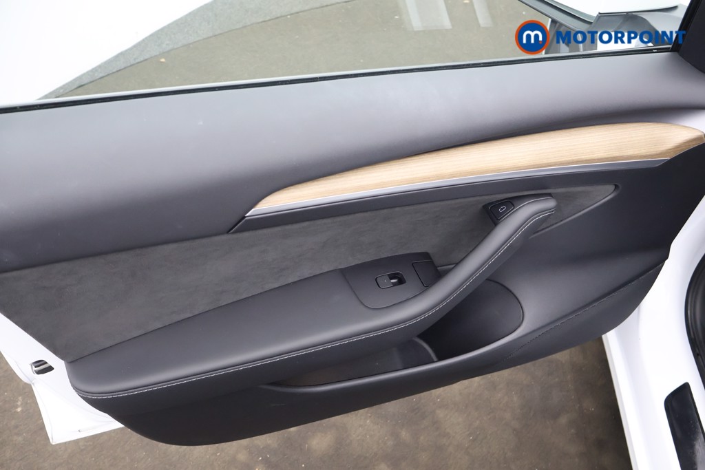 Tesla Model 3 Long Range Automatic Electric Saloon - Stock Number (1609611) - 17th supplementary image