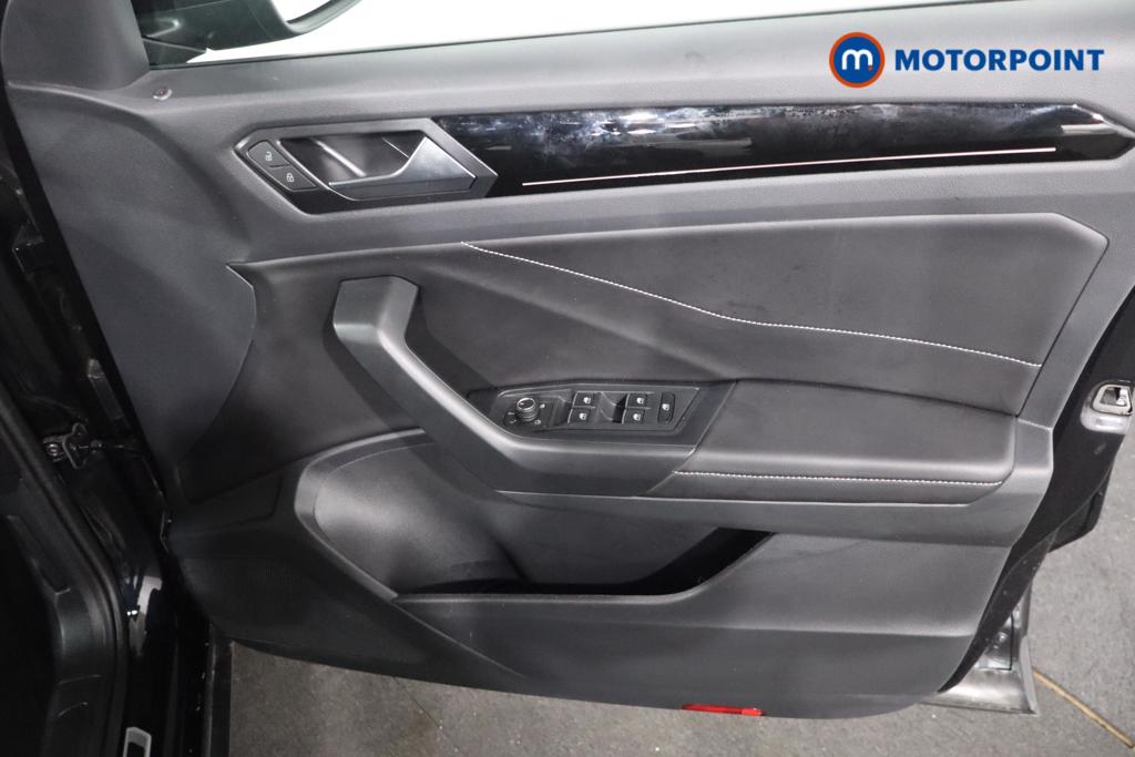Volkswagen T-Roc Black Edition Automatic Petrol SUV - Stock Number (1609765) - 9th supplementary image