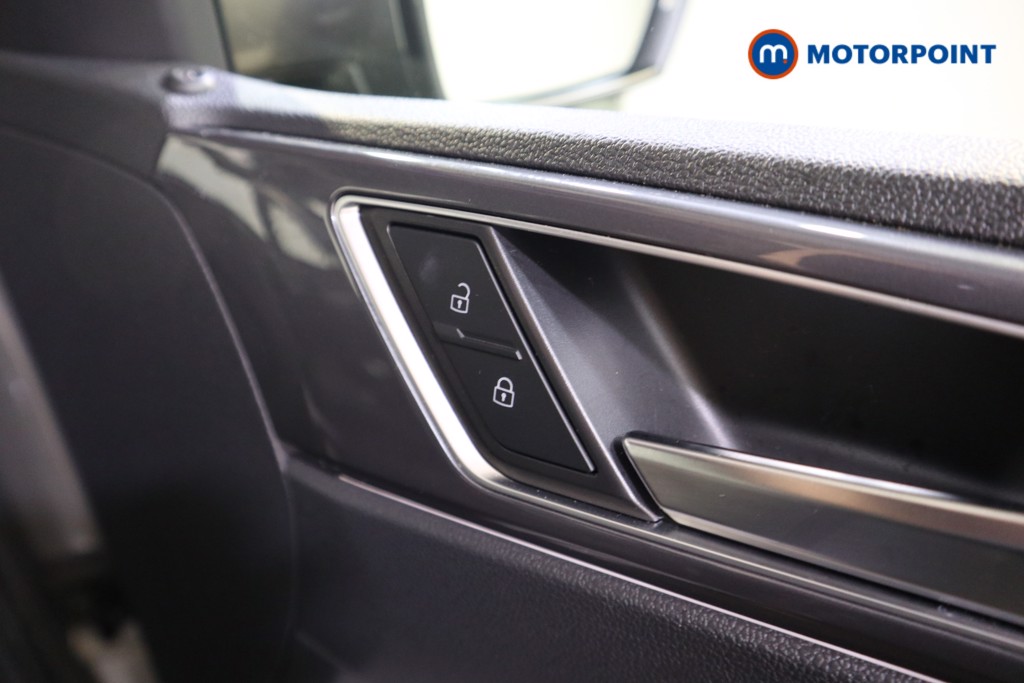 Volkswagen Polo R-Line Automatic Petrol Hatchback - Stock Number (1610274) - 12th supplementary image