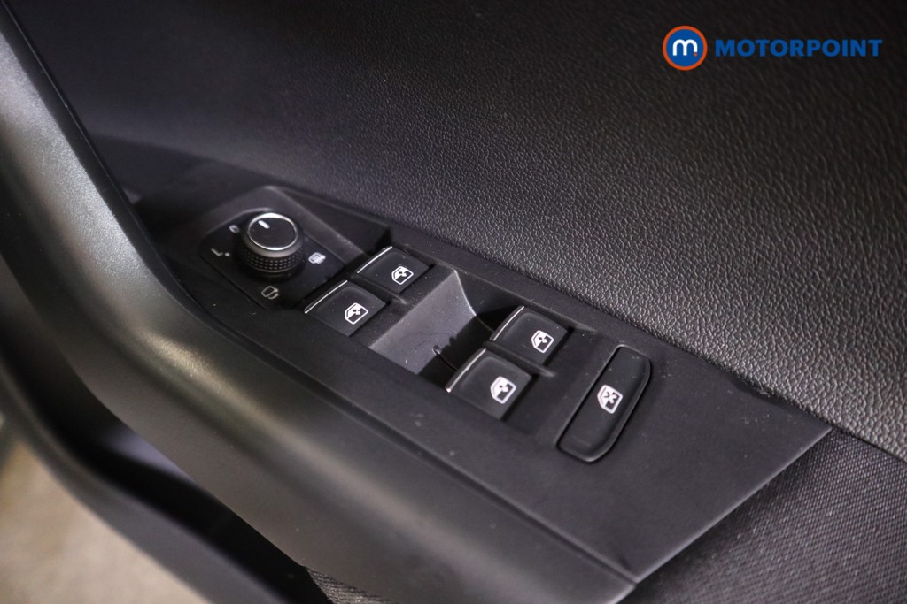 Volkswagen Polo R-Line Automatic Petrol Hatchback - Stock Number (1610274) - 13th supplementary image