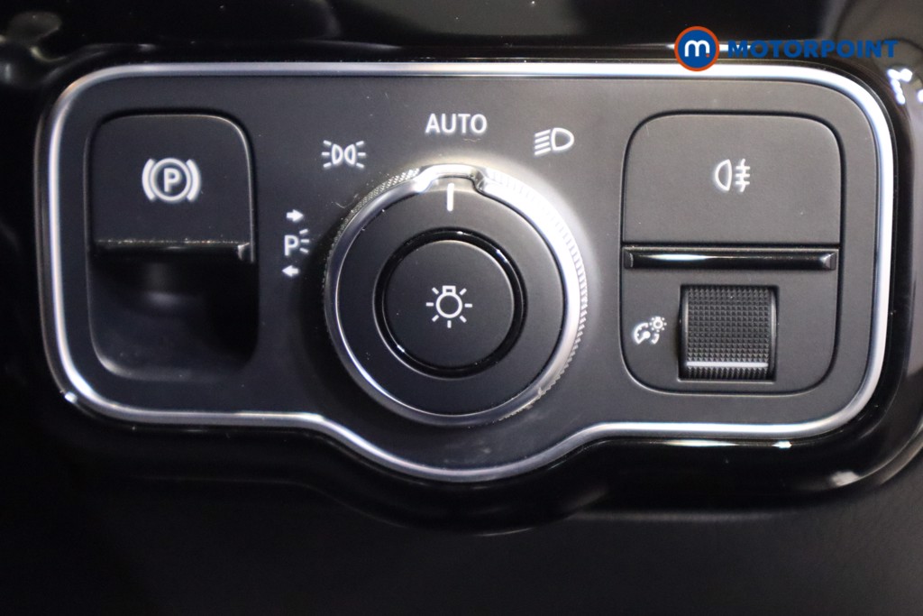 Mercedes-Benz A Class Amg Line Automatic Petrol Hatchback - Stock Number (1610297) - 17th supplementary image