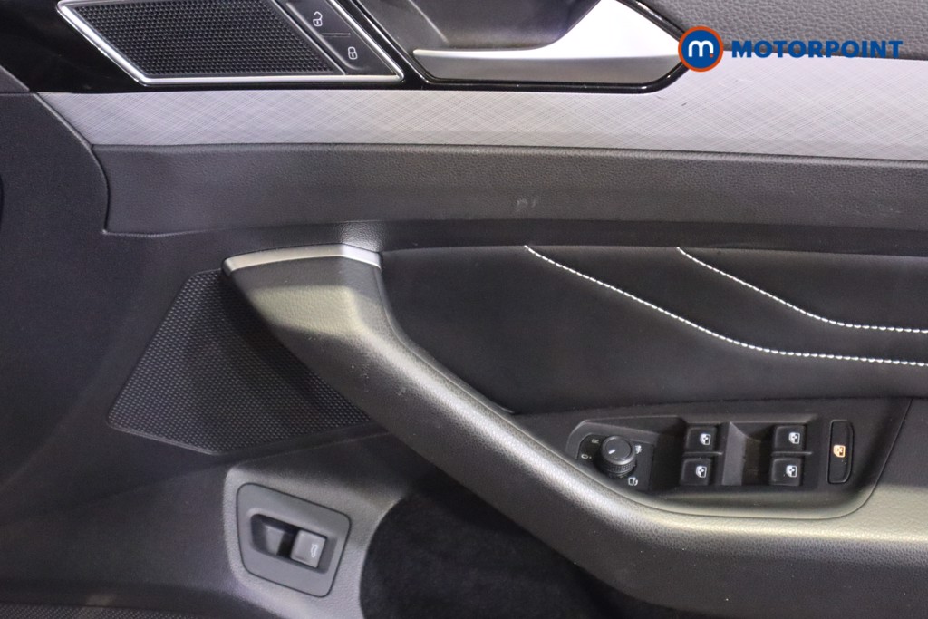 Volkswagen Passat SEL Automatic Diesel Estate - Stock Number (1610314) - 14th supplementary image