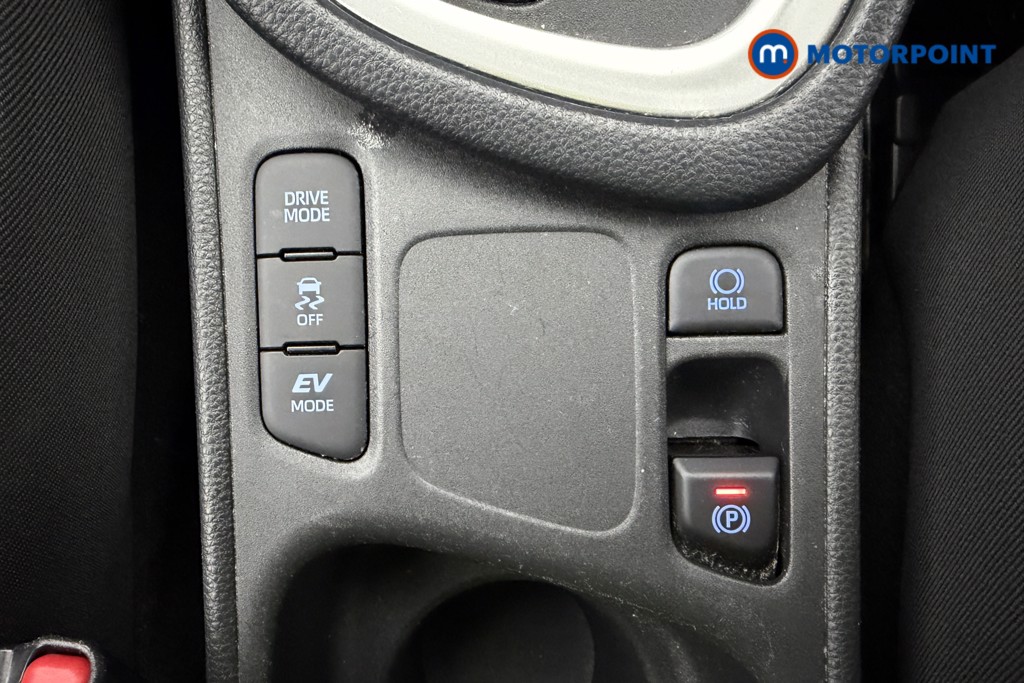 Toyota Yaris Design Automatic Petrol-Electric Hybrid Hatchback - Stock Number (1610340) - 15th supplementary image