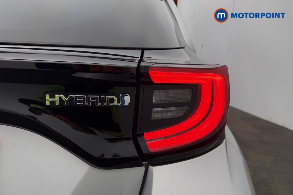 Toyota Yaris Design Automatic Petrol-Electric Hybrid Hatchback - Stock Number (1610340) - 25th supplementary image