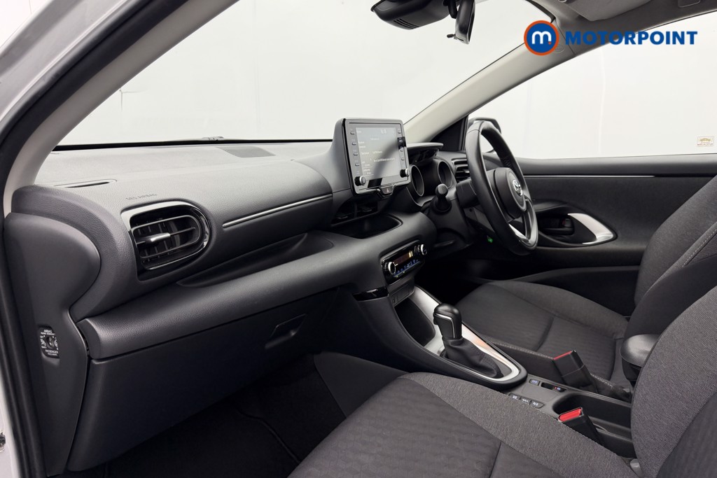 Toyota Yaris Design Automatic Petrol-Electric Hybrid Hatchback - Stock Number (1610340) - 30th supplementary image