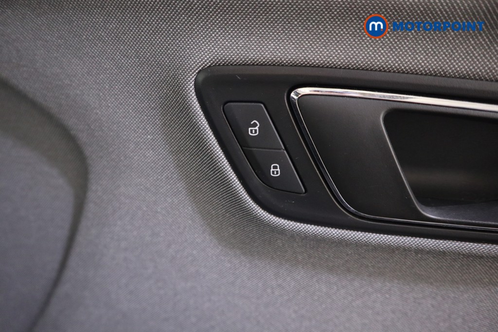 Seat Leon Se Dynamic Manual Petrol Hatchback - Stock Number (1610487) - 11th supplementary image