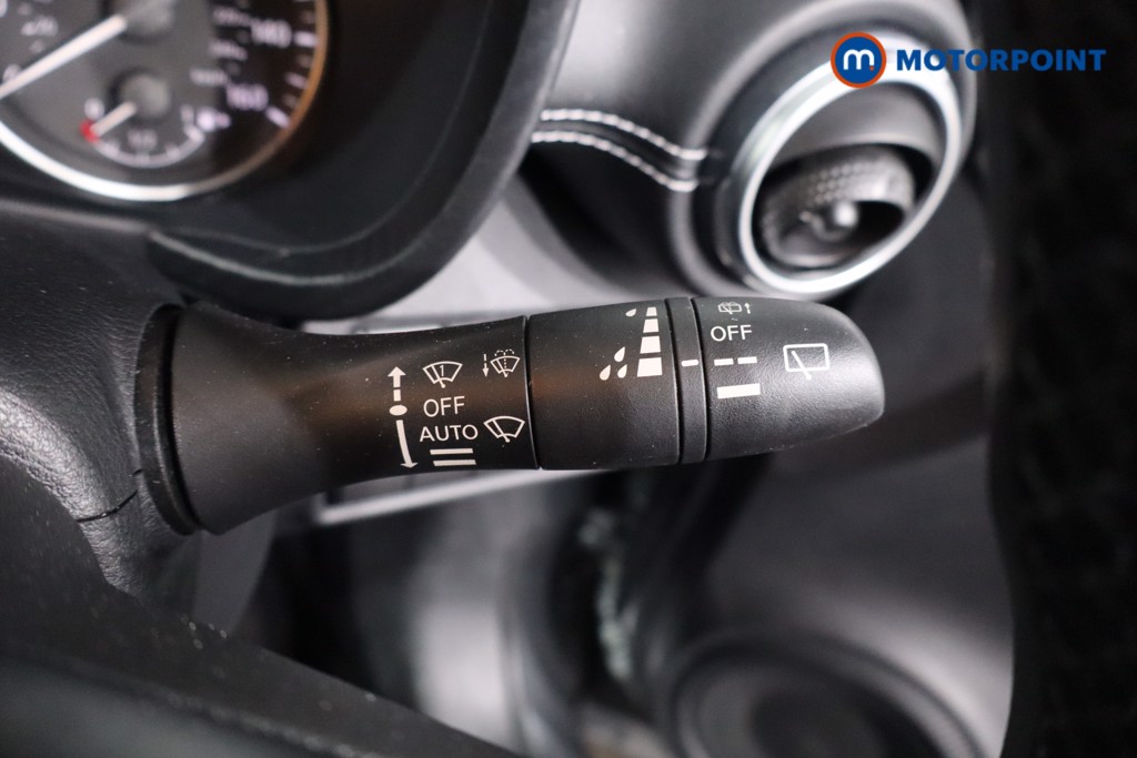 Nissan Juke N-Connecta Automatic Petrol-Electric Hybrid SUV - Stock Number (1611125) - 15th supplementary image