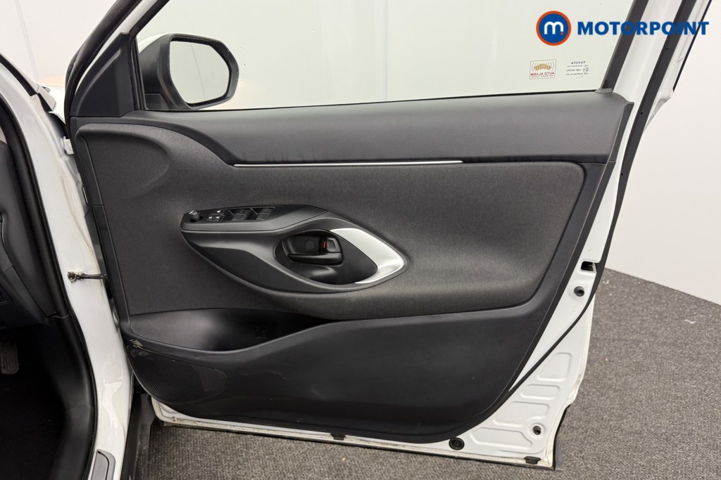 Toyota Yaris Cross Icon Automatic Petrol-Electric Hybrid Estate - Stock Number (1611574) - 16th supplementary image