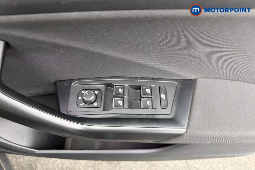 Volkswagen T-Roc Black Edition Automatic Petrol SUV - Stock Number (1611613) - 17th supplementary image