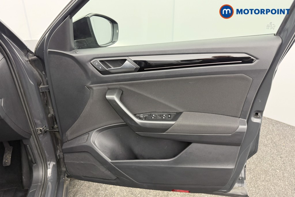 Volkswagen T-Roc Black Edition Automatic Petrol SUV - Stock Number (1611613) - 18th supplementary image