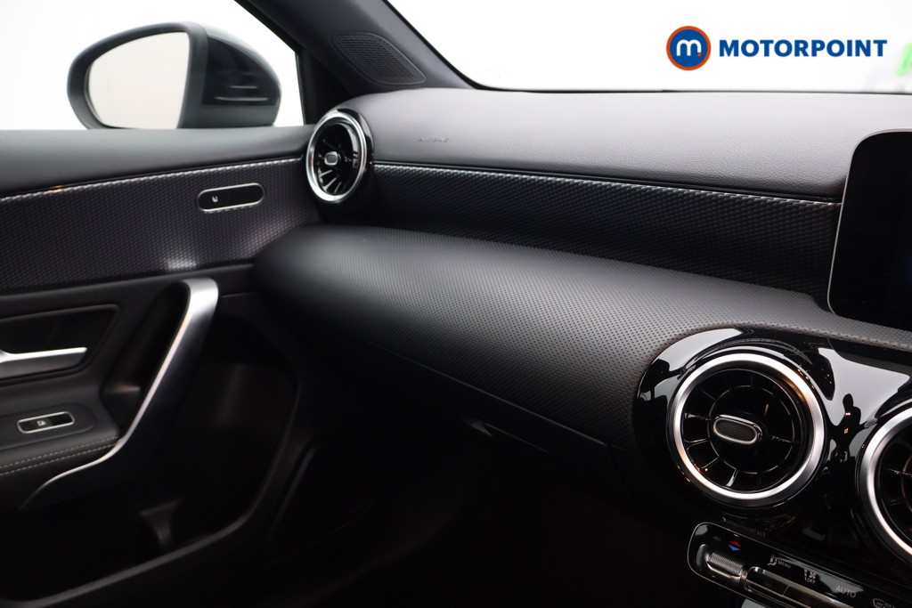 Mercedes-Benz A Class Sport Automatic Diesel Hatchback - Stock Number (1611789) - 6th supplementary image