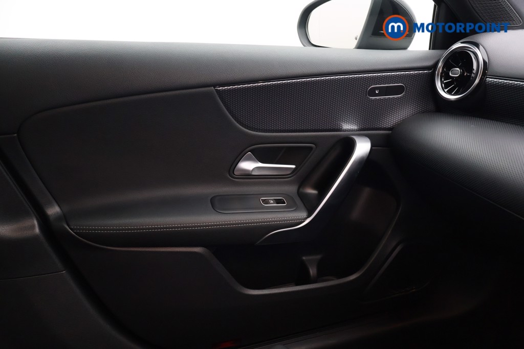 Mercedes-Benz A Class Sport Automatic Diesel Hatchback - Stock Number (1611789) - 7th supplementary image